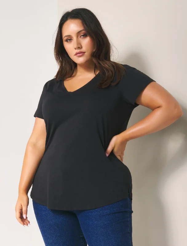 Faith Curve Basic Tee