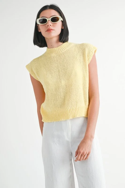 SLEEVELESS SWEATER TOP